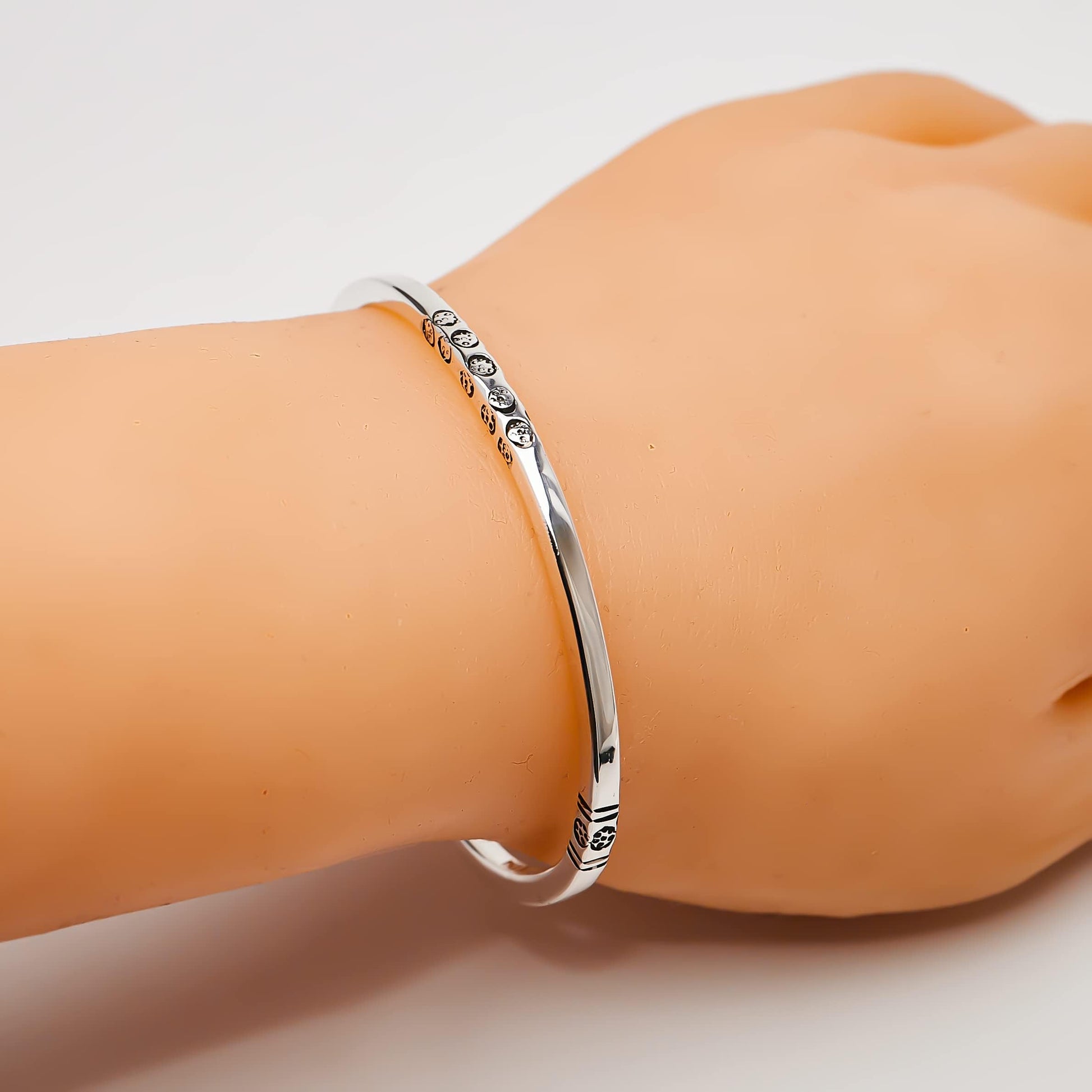 Embossed details 925 sterling silver open cuff bangle bracelet