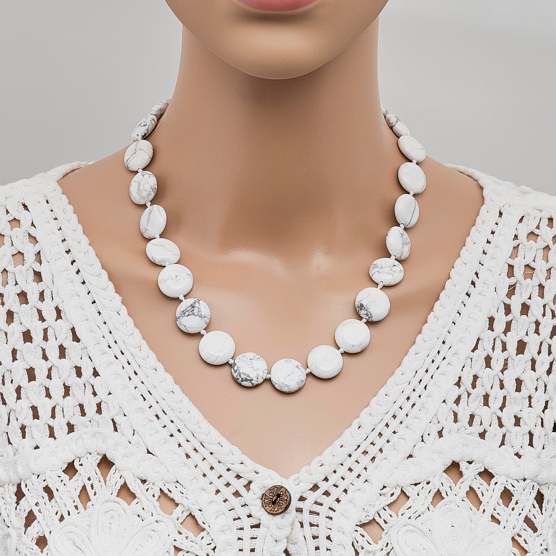 Women's 16mm Round Disc Beaded White Turquoise Necklace