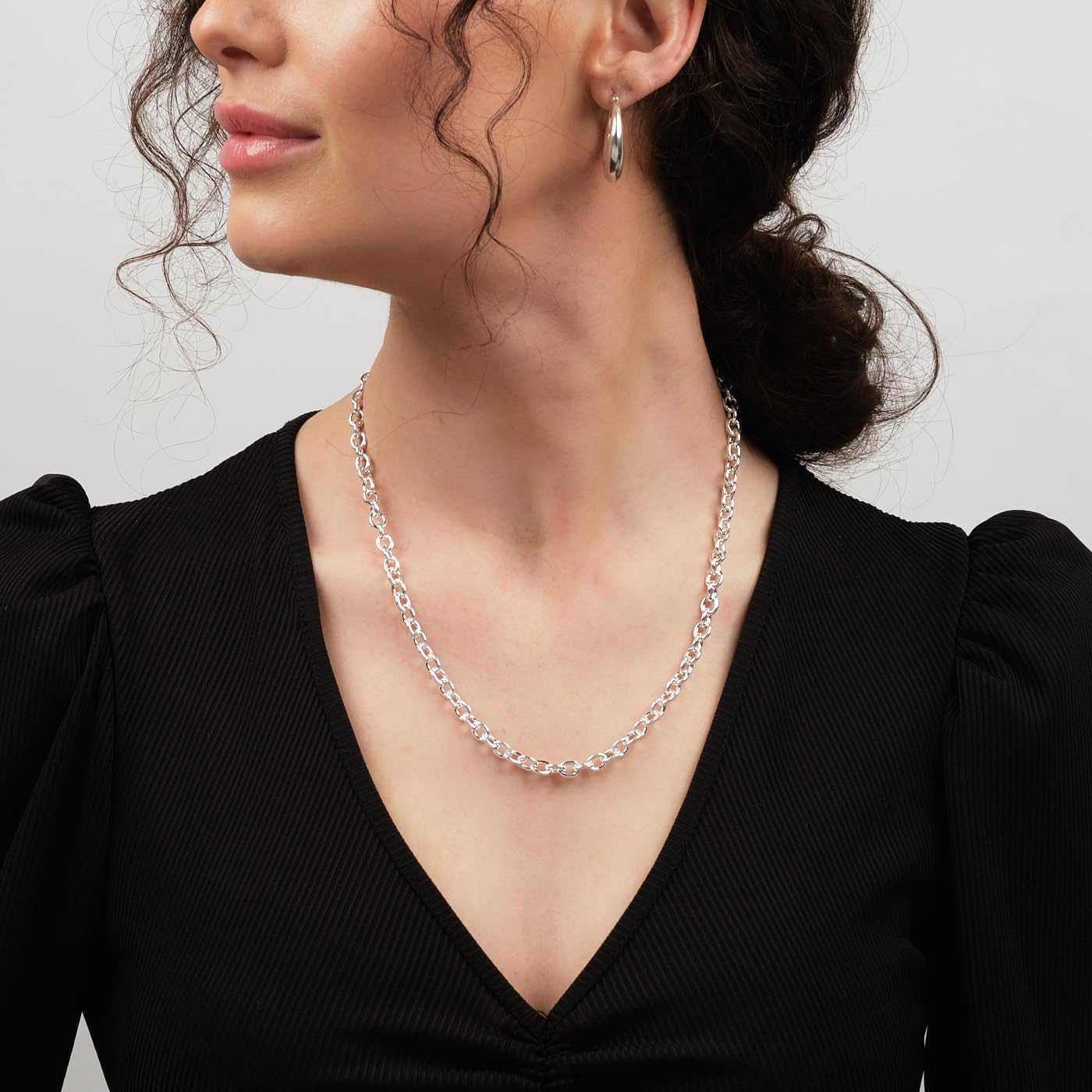 6mm thick chunky 925 sterling silver anchor chain necklace on female model